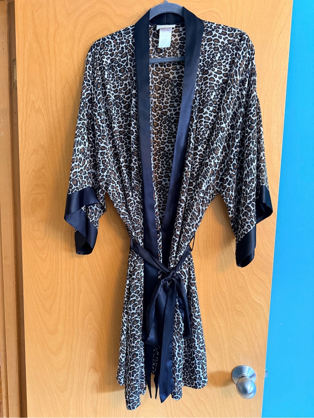 Vintage Leopard Print Satin Trim Kimono Robe - Black & Brown 🐆